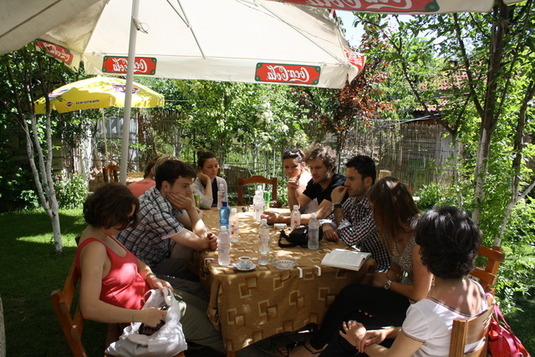 In einem Café in Korça